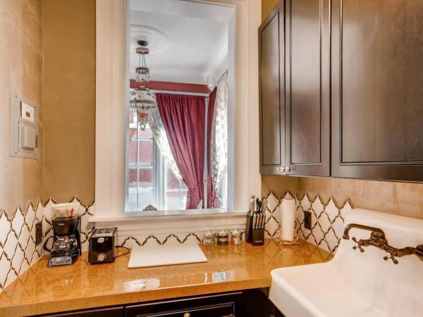 The Holiday Chalet Victorian : photo 6 de la chambre studio lit king-size deluxe