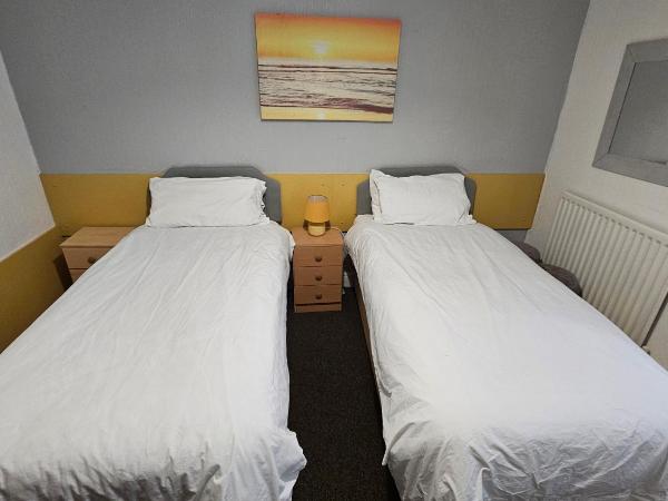 Bowies Lodge : photo 3 de la chambre chambre lits jumeaux avec douche 