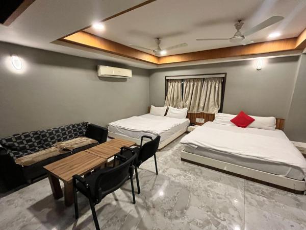 Hotel Om Balaji : photo 6 de la chambre chambre quadruple deluxe