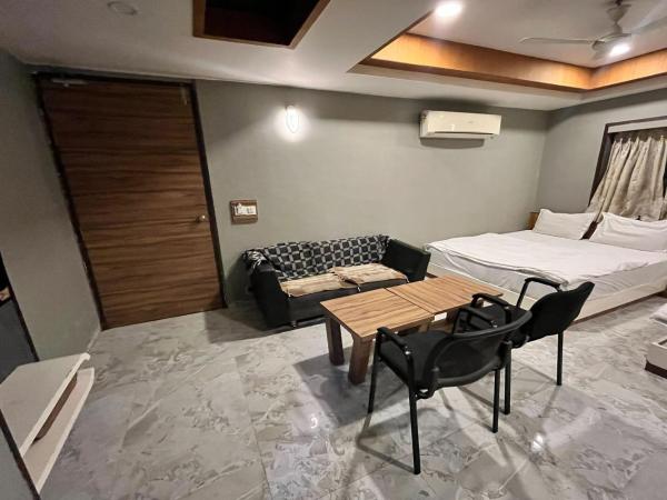 Hotel Om Balaji : photo 5 de la chambre chambre quadruple deluxe