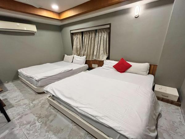 Hotel Om Balaji : photo 4 de la chambre chambre quadruple deluxe