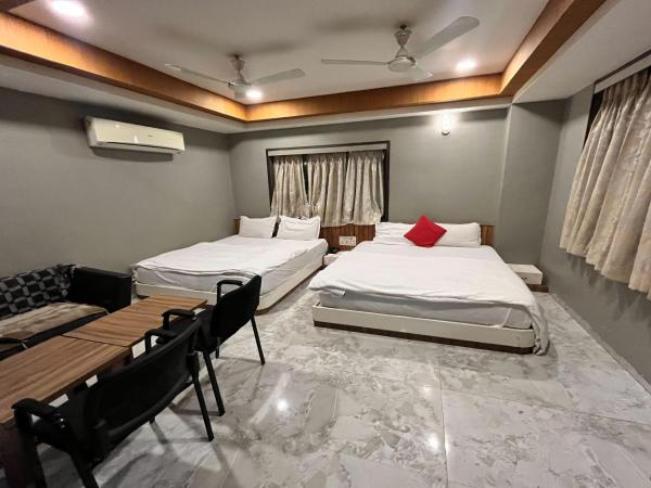 Hotel Om Balaji : photo 1 de la chambre chambre quadruple deluxe