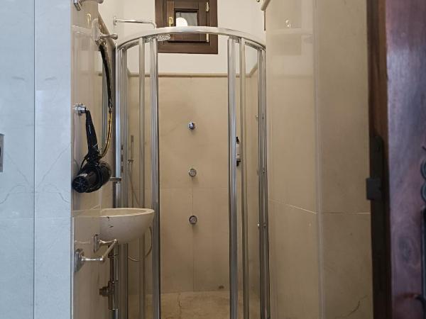 Suite Comares : photo 9 de la chambre chambre double avec accès à la piscine