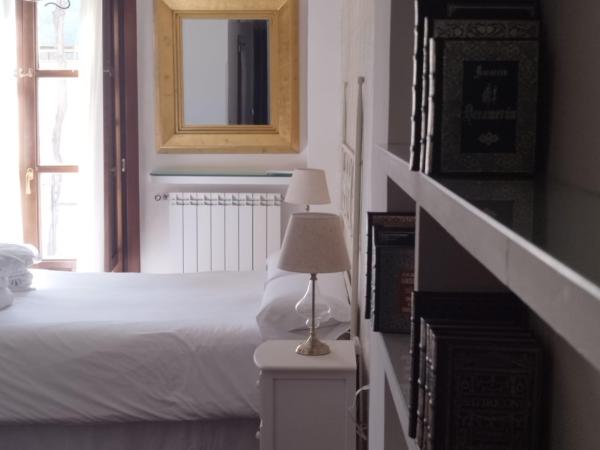 Suite Comares : photo 1 de la chambre chambre double - vue sur alhambra