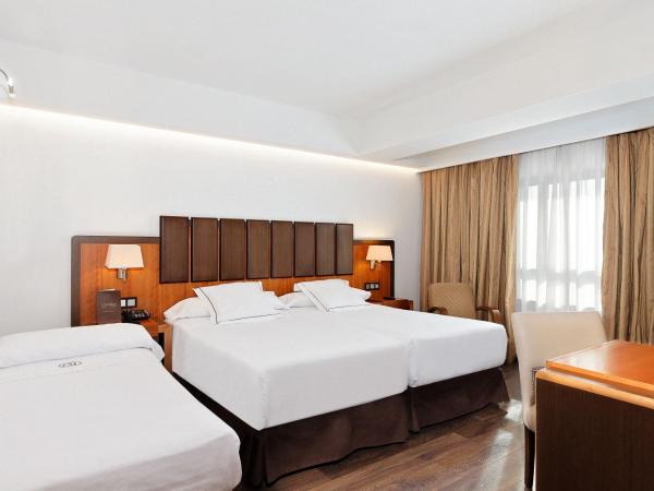 Claridge Madrid : photo 4 de la chambre chambre triple (2 adultes & 1 enfant)