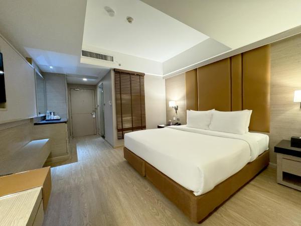 Ramada by Wyndham Bangkok Sukhumvit 11 : photo 3 de la chambre chambre lit king-size deluxe sans fenêtre - non-fumeurs