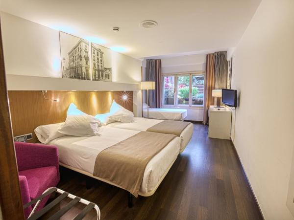 Gran Hotel España : photo 1 de la chambre chambre double ou lits jumeaux avec lit d'appoint
