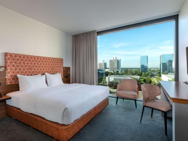 DoubleTree by Hilton Frankfurt Niederrad : photo 5 de la chambre suite junior