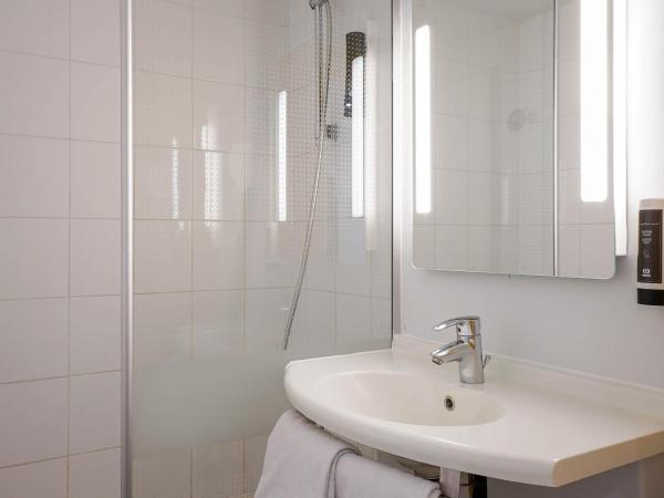 B&B HOTEL Marseille Centre Vieux Port : photo 2 de la chambre chambre double