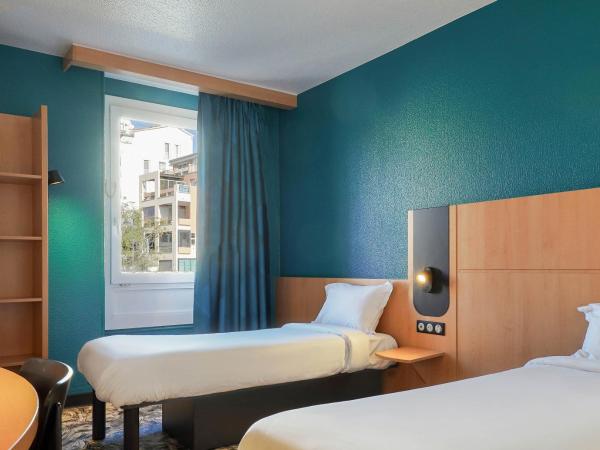 B&B HOTEL Marseille Centre Vieux Port : photo 1 de la chambre chambre lits jumeaux