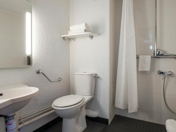 B&B HOTEL Marseille Parc Chanot : photo 3 de la chambre chambre double - accessible aux personnes à mobilité réduite