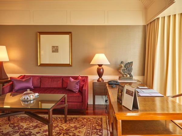 The Leela Mumbai : photo 2 de la chambre  royal club parlor suite with complimentary airport transfer, lounge access,complimentary usage of meeting room for two hours per stay