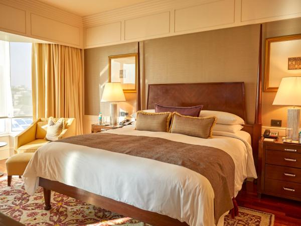 The Leela Mumbai : photo 1 de la chambre  royal club parlor suite with complimentary airport transfer, lounge access,complimentary usage of meeting room for two hours per stay