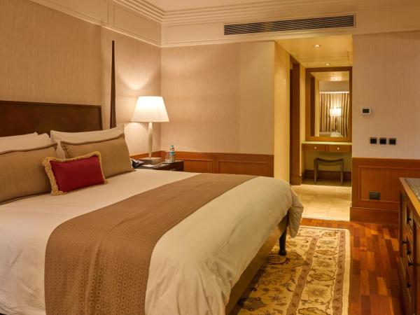 The Leela Mumbai : photo 4 de la chambre royal club parlor suite with bathtub, airport transfers, high tea and evening cocktail hours