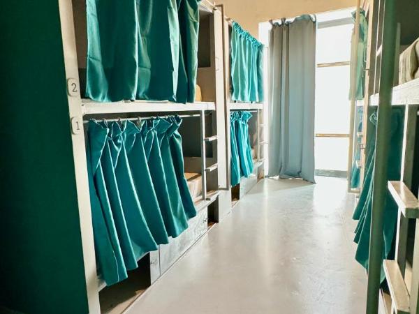 Iconic Athens Hostel : photo 3 de la chambre 12-bed in mixed dormitory room