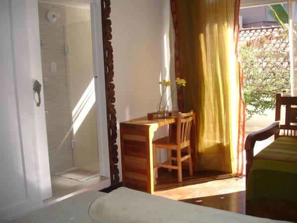 Zen Hostel Brasil : photo 5 de la chambre chambre quadruple avec balcon 