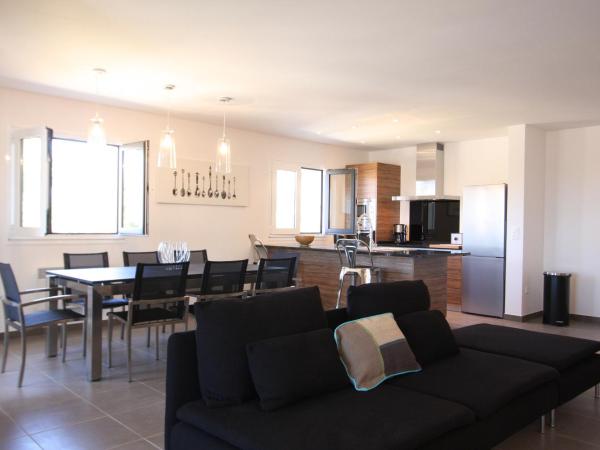 Residence Catherine : photo 1 de la chambre appartement avec terrasse