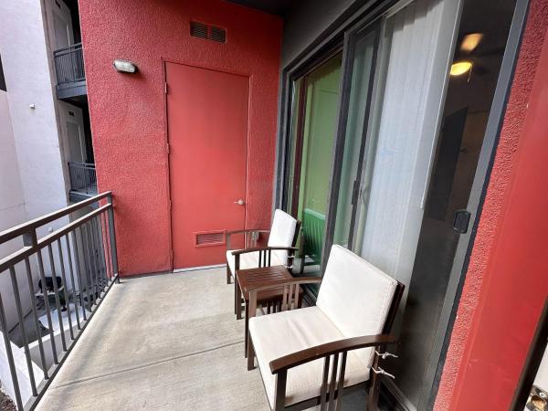 Luxury Designed 2 Bedrooms Part Hotel in Woodland Hills CA : photo 5 de la chambre appartement 2 chambres