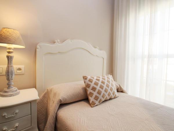 Hotel Maestranza : photo 4 de la chambre chambre double ou lits jumeaux standard avec balcon