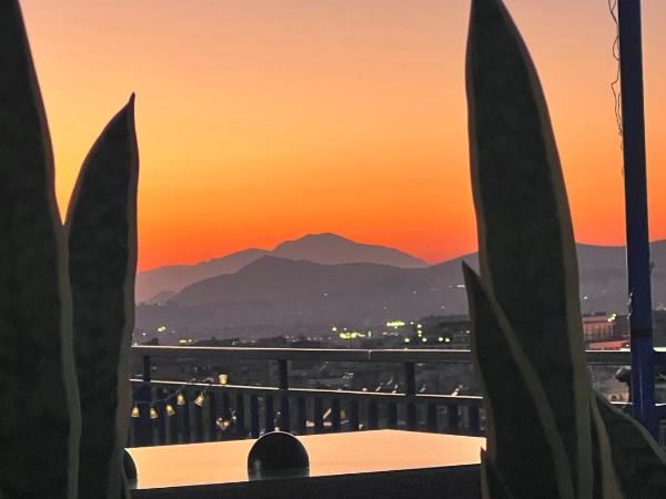 sky inn with great location wonderful Acropolis view in Neos kosmos : photo 5 de la chambre chambre double