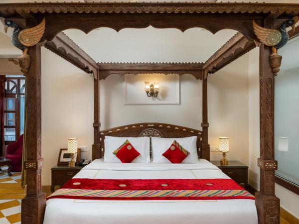 Brahma Niwas - Best Lake View Hotel in Udaipur : photo 3 de la chambre suite lit king-size