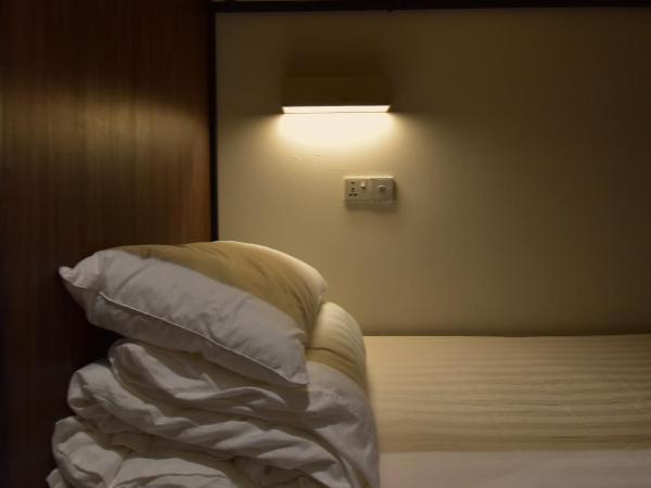 Jiran Hostel Kota Kinabalu : photo 4 de la chambre dortoir pour femmes 4 lits