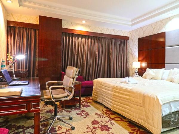 SkyCity Hotel Gurgaon : photo 5 de la chambre executive double or twin room with 15 min head or foot massage ,2hrs conference meeting room , free night club !(subject to availability)