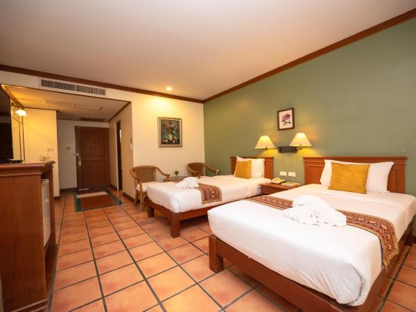 Comsaed River Kwai Resort : photo 3 de la chambre chambre lits jumeaux de luxe - vue sur jardin