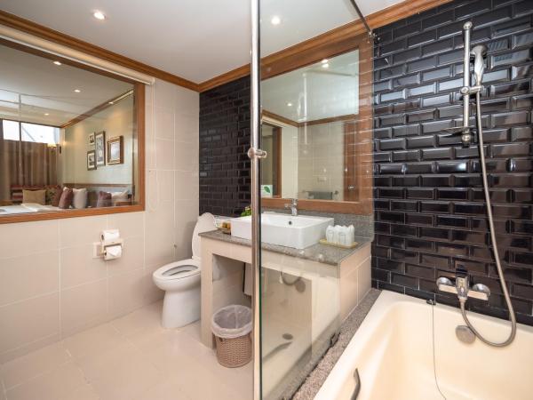 Comsaed River Kwai Resort : photo 3 de la chambre river view deluxe family room