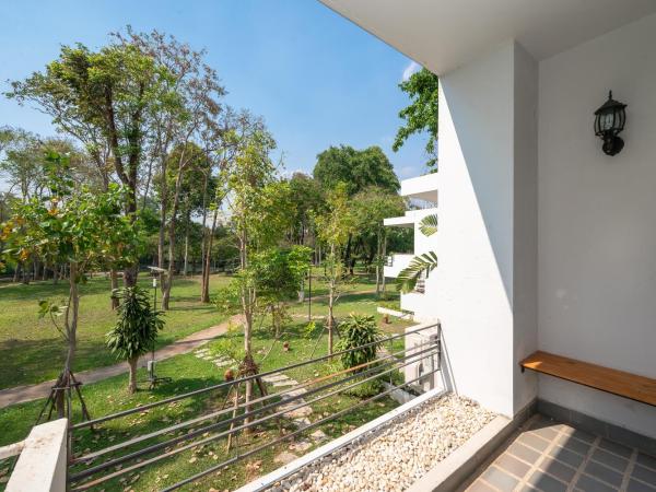 Comsaed River Kwai Resort : photo 4 de la chambre river view deluxe family room