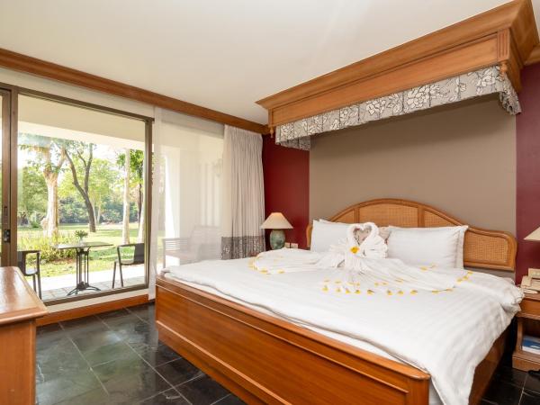 Comsaed River Kwai Resort : photo 1 de la chambre river view suite room