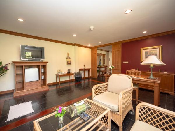 Comsaed River Kwai Resort : photo 3 de la chambre river view suite room