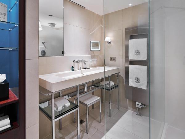 Sofitel Legend The Grand Amsterdam : photo 5 de la chambre chambre lits jumeaux supérieure - vue sur cour, jardin ou ville