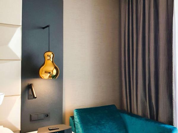 Sofitel Warsaw Victoria : photo 1 de la chambre chambre familiale avec 2 lits doubles.