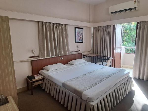 Hotel Swaroop : photo 1 de la chambre chambre deluxe double ou lits jumeaux