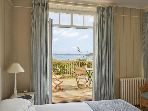 Le Grand Hotel des Bains & Spa - Bretagne : photo 1 de la chambre chambre premium avec balcon - vue sur mer