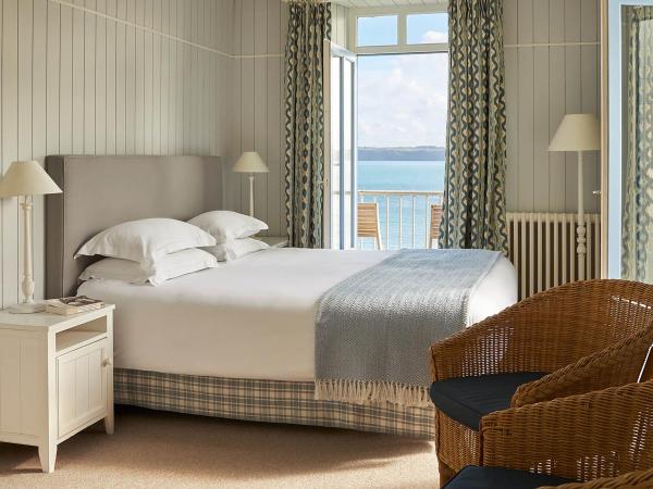 Le Grand Hotel des Bains & Spa - Bretagne : photo 7 de la chambre chambre premium avec balcon - vue sur mer