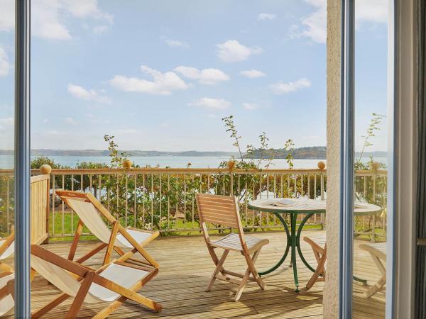 Le Grand Hotel des Bains & Spa - Bretagne : photo 4 de la chambre chambre premium avec balcon - vue sur mer