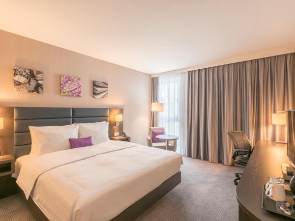 Hilton Garden Inn Munich City West : photo 4 de la chambre chambre lit queen-size - pour personnes à mobilité réduite