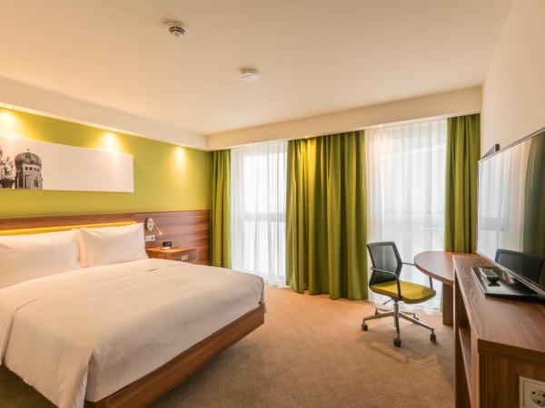 Hampton By Hilton Munich City West : photo 5 de la chambre chambre familiale queen - non-fumeur