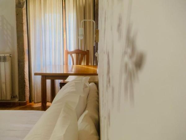 Hostal As Margaritas : photo 4 de la chambre chambre quadruple avec salle de bains privative