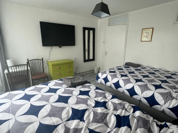 Hatton Homes - Tottenham Hotspurs Stadium : photo 4 de la chambre chambre quadruple avec salle de bains commune