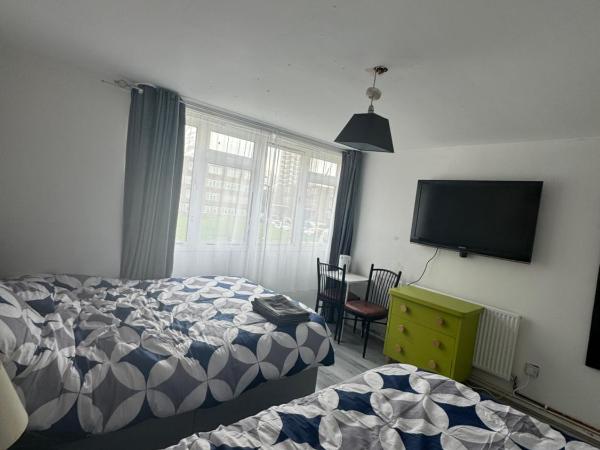 Hatton Homes - Tottenham Hotspurs Stadium : photo 3 de la chambre chambre quadruple avec salle de bains commune