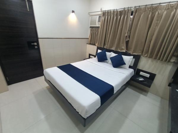 Hotel Triton - Near US Embassy : photo 2 de la chambre chambre double deluxe