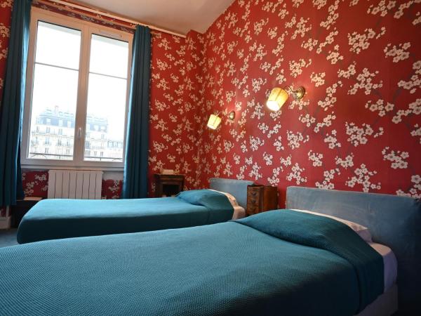 Hotel Esmeralda : photo 3 de la chambre chambre lits jumeaux - vue sur notre-dame