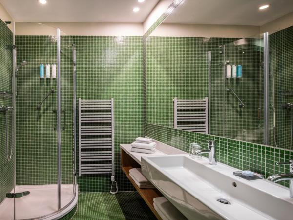 Sopot Marriott Resort & Spa : photo 3 de la chambre chambre familiale lit king-size avec canapé-lit et balcon