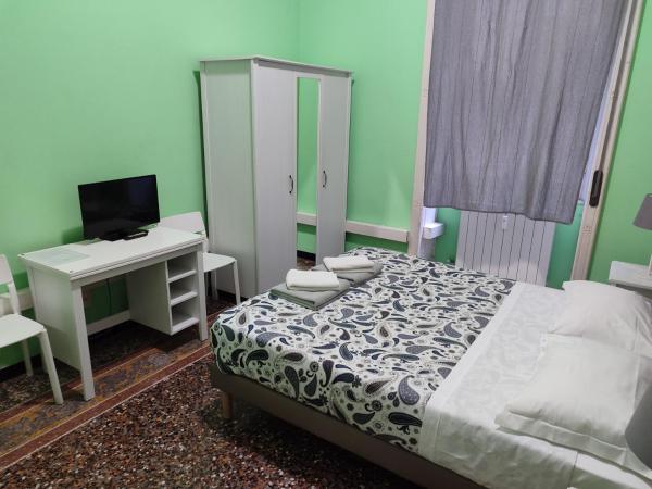 Albergo Locanda Alambra : photo 7 de la chambre chambre double avec salle de bains commune