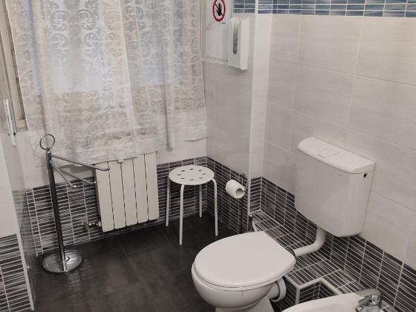 Albergo Locanda Alambra : photo 6 de la chambre chambre double avec salle de bains privative extérieure