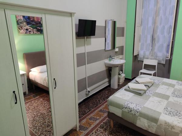 Albergo Locanda Alambra : photo 4 de la chambre chambre double avec salle de bains commune