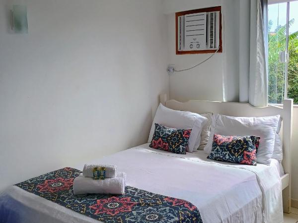 Namorada Brava Guest House : photo 2 de la chambre chambre quadruple - vue sur jardin